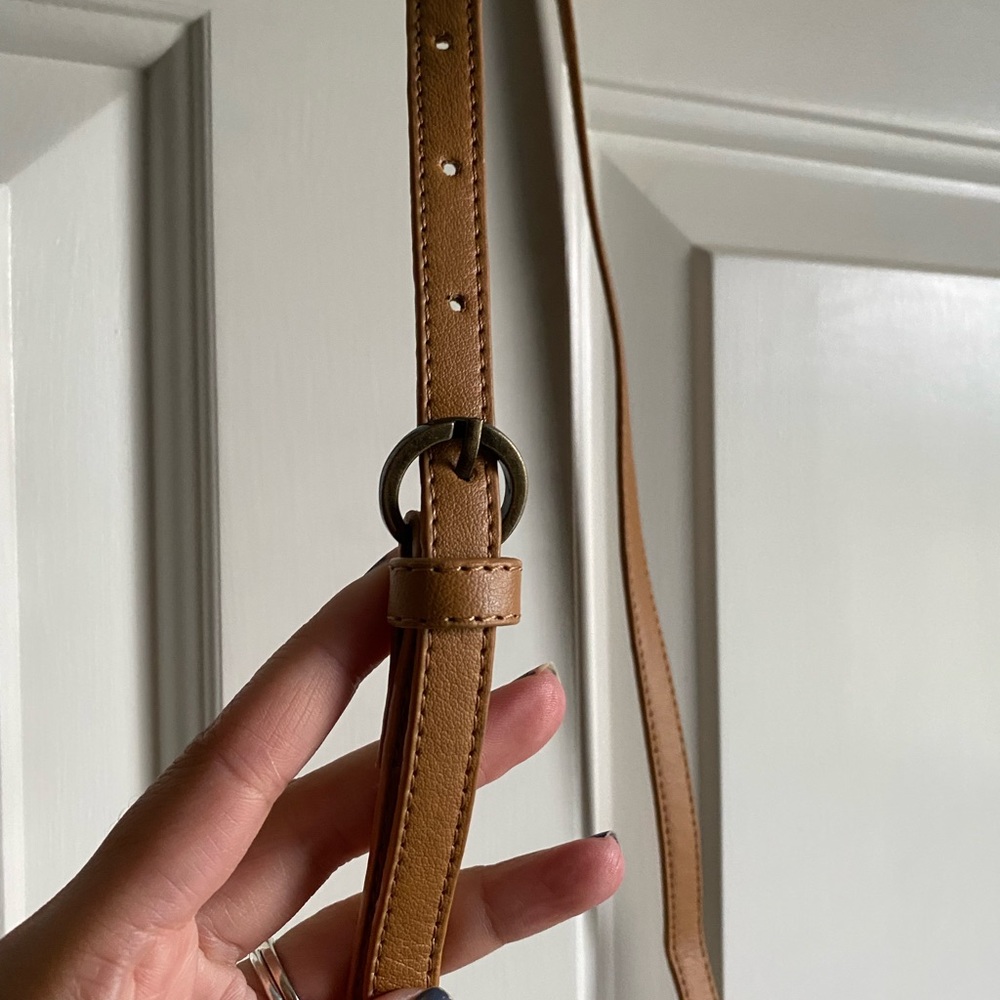 BRAND NEW universal thread crossbody bag - Picture 3 of 4